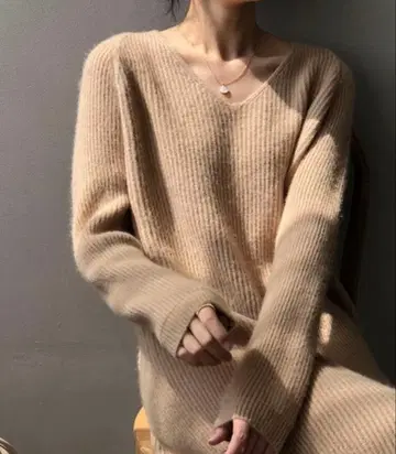 루즈 실루엣 V넥 원피스