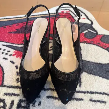 레이스 슬링백 펌프스 블랙