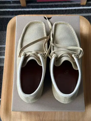 [ 새상품급 ] 클락스 왈라비 부츠 샌드 UK6.5 중고품