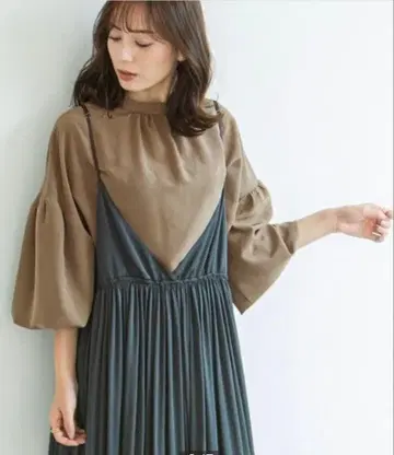 noble 나카무라 아사미 씨 콜라보 2way 초커풍 넥 블라우스