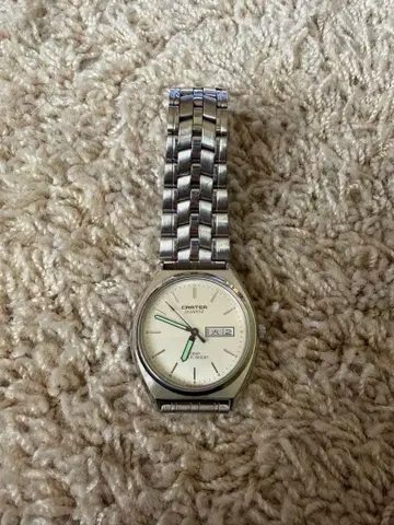 Q&Q 쿼츠 손목시계 실버