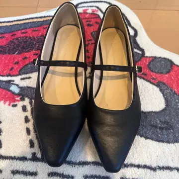 블랙 스틸레토 앵클 스트랩 펌프스