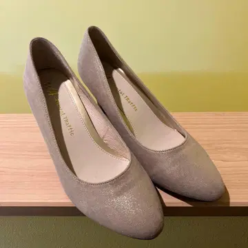 [ 익명 배송 ] 오리엔탈 트래픽 베이지 스틸레토 펌프스