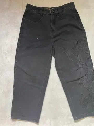 FUC 드래곤 자수 블랙 데님