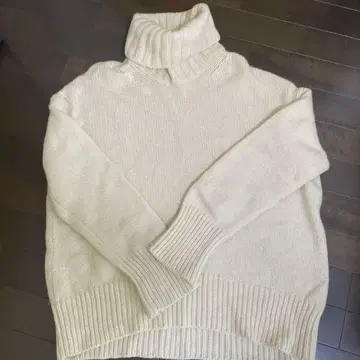 GALERIE VIE 파인 울 터틀 니트 아이보리 S