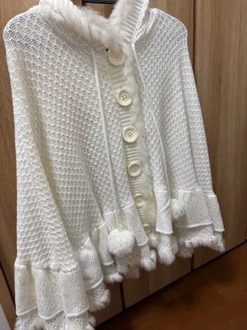 화이트 니트 후드 판초