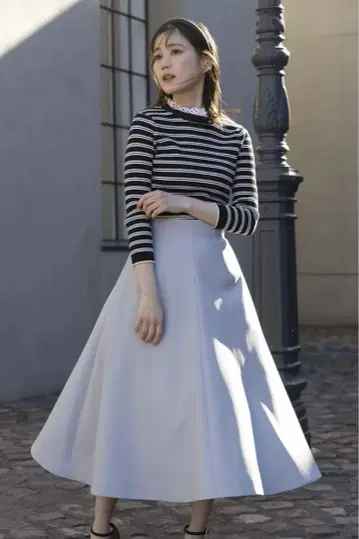 Apuweiser-riche 스탠드 프릴 리브 니트