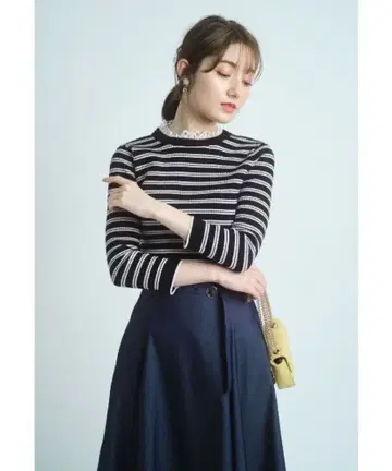 Apuweiser-riche 스탠드 프릴 리브 니트