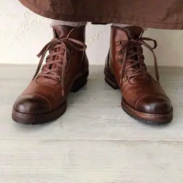 OFFICINE CREATIVE 레이스업 부츠 새상품