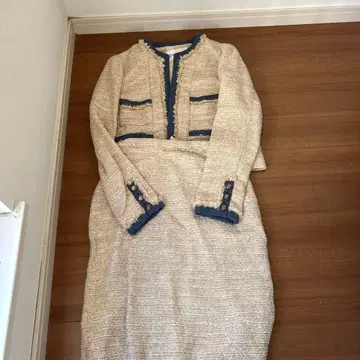 베이지 자켓 스커트 세트