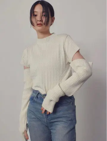 RANDEBOO Charm warmer knit 아이보리