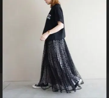 미사용 새상품 택 포함 토마스 도트 샤샤 스커트 36 사이즈