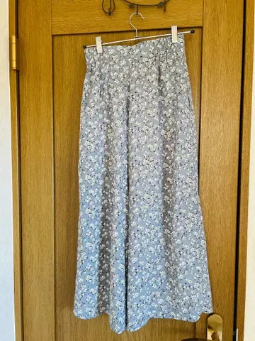 Millebonheur 밀보누르 미니 꽃무늬 스커트풍 팬츠 더스티 블루