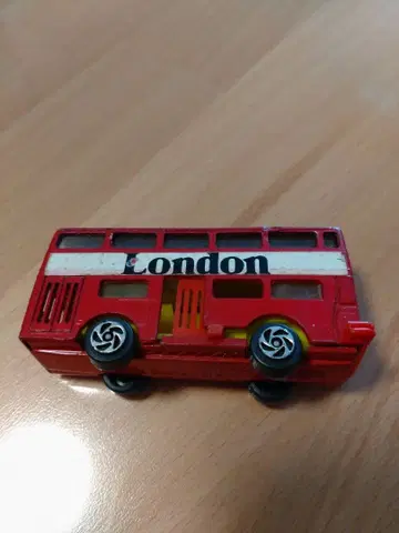 런던 버스 미니카 빨간색