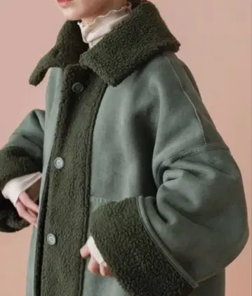 Kastane 하이넥 리버서블 보아 무스탕 자켓