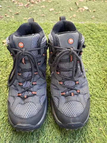 트레킹 슈즈 그레이 방수성
