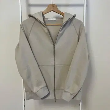 밴야드 스톰 후드티