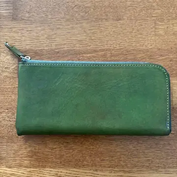 그린 컬러 지퍼 포함 L자형 장지갑