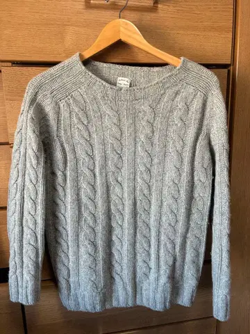 Shetland Isles 그레이 케이블 니트 스웨터