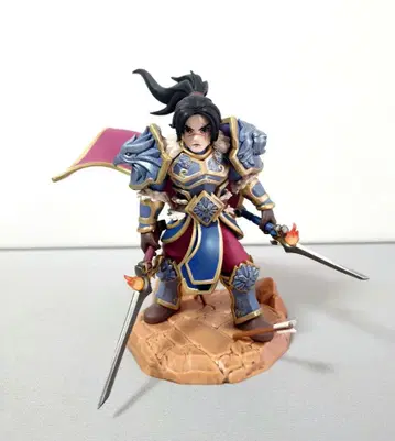 POP MART World of Warcraft Varian Wrynn
