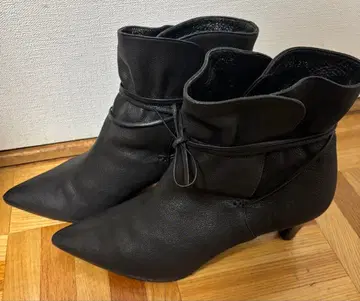 [네오리즘] 블랙 가죽 앵클부츠 JP 23.5cm