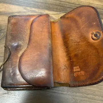 브라운 가죽 플랩식 장지갑