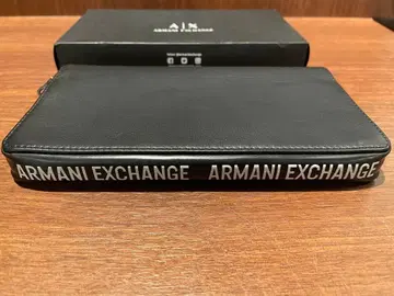 Armani Exchange 블랙 장지갑