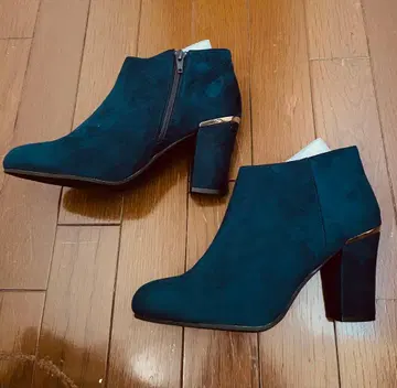 네이비 스웨이드 중간 힐 부츠 LL