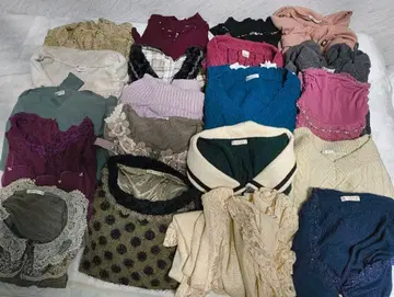 엑시즈팜 axes femme 긴팔 가을/겨울 제품 20벌 묶음 판매