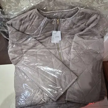 [ MEDOC ] 택 포함 새상품 베이지 퀼팅 리버서블 자켓