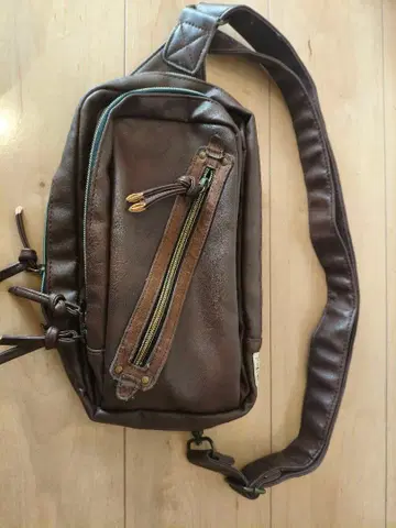 브라운 가죽 숄더백