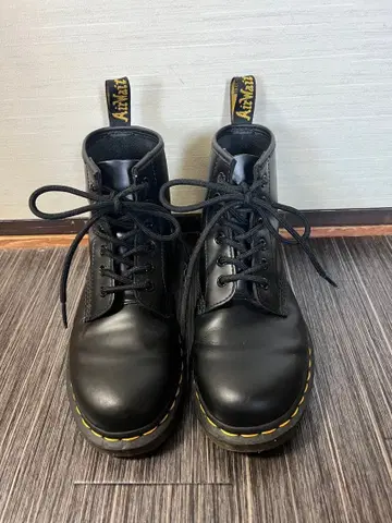 [ 새상품급 ] Dr.Martens 6홀 블랙 23.0cm