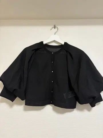 [ 새상품급 ] [ FURFUR ] 블랙 벌룬 슬리브 가디건