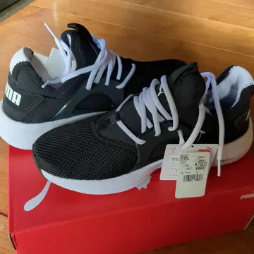 PUMA 블랙 스니커즈