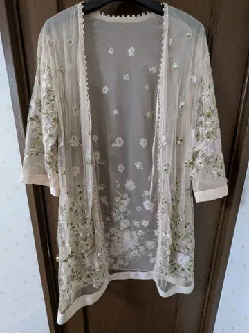 Lily Brown 릴리 브라운 플라워 꽃무늬 자수 오간자 가디건