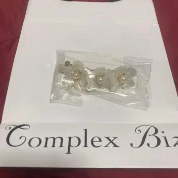 [ 미개봉 새상품 ] 컴플렉스 비즈 화이트 펄 머리핀