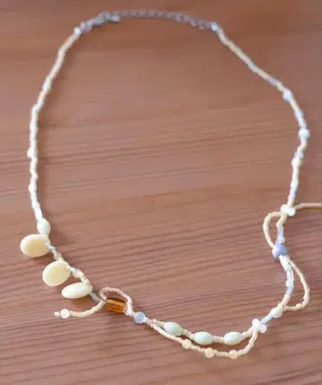 빈티지 비즈로 만들어진 목걸이