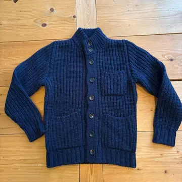 돌모어의 로우게이지 니트