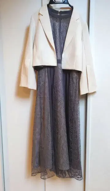 그레이 레이스 드레스 자켓 포함