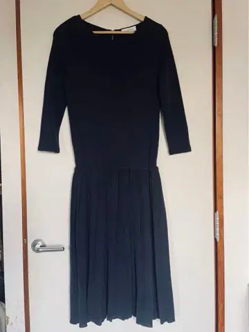 UNITED ARROWS 네이비 원피스 긴팔 플리츠