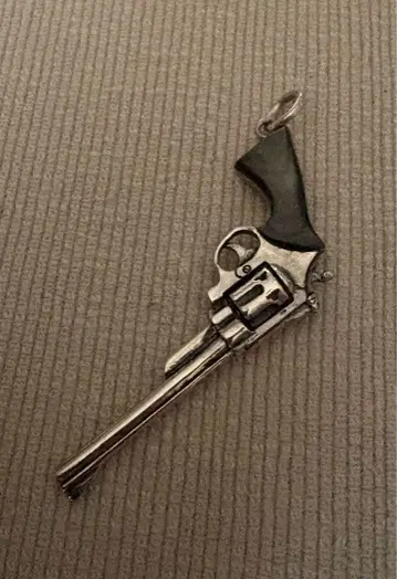 리볼버 펜던트 2 925