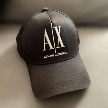 Armani Exchange 블랙 블리치 가공 캡