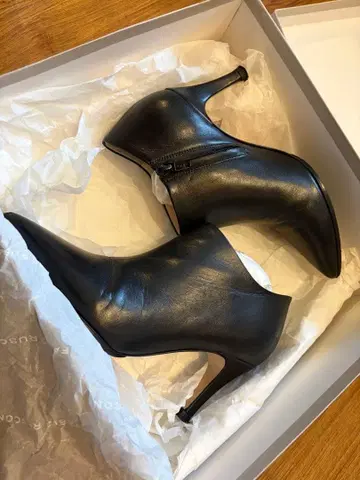 FABIO RUSCONI 블랙 가죽 부티