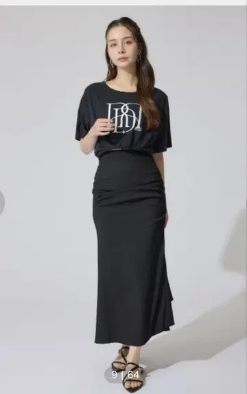 블랙 사이드 슬릿 타이트 스커트