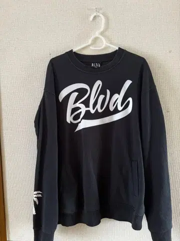 BLVD 블랙 맨투맨 L 사이즈