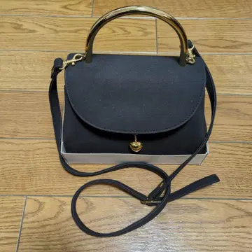 핸들 포함 블랙 숄더백