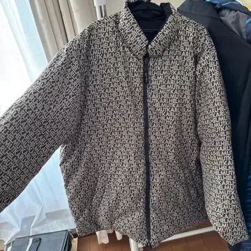 칼 헬무트 리버서블 올 패턴 로고 와펜 다운 자켓 블랙