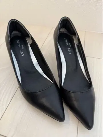 [ 미사용 새상품급 ] LES MUES 펌프스 23.0cm