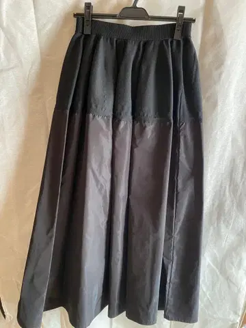 CLOVE 플레어 스커트 블랙