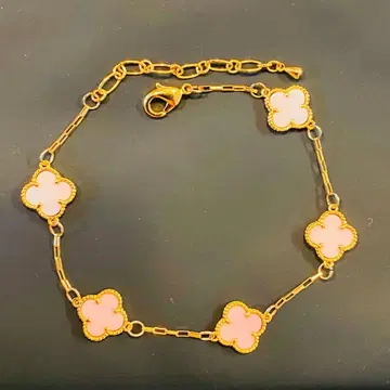 퀸 콘크 쉘 플라워 모티브 팔찌